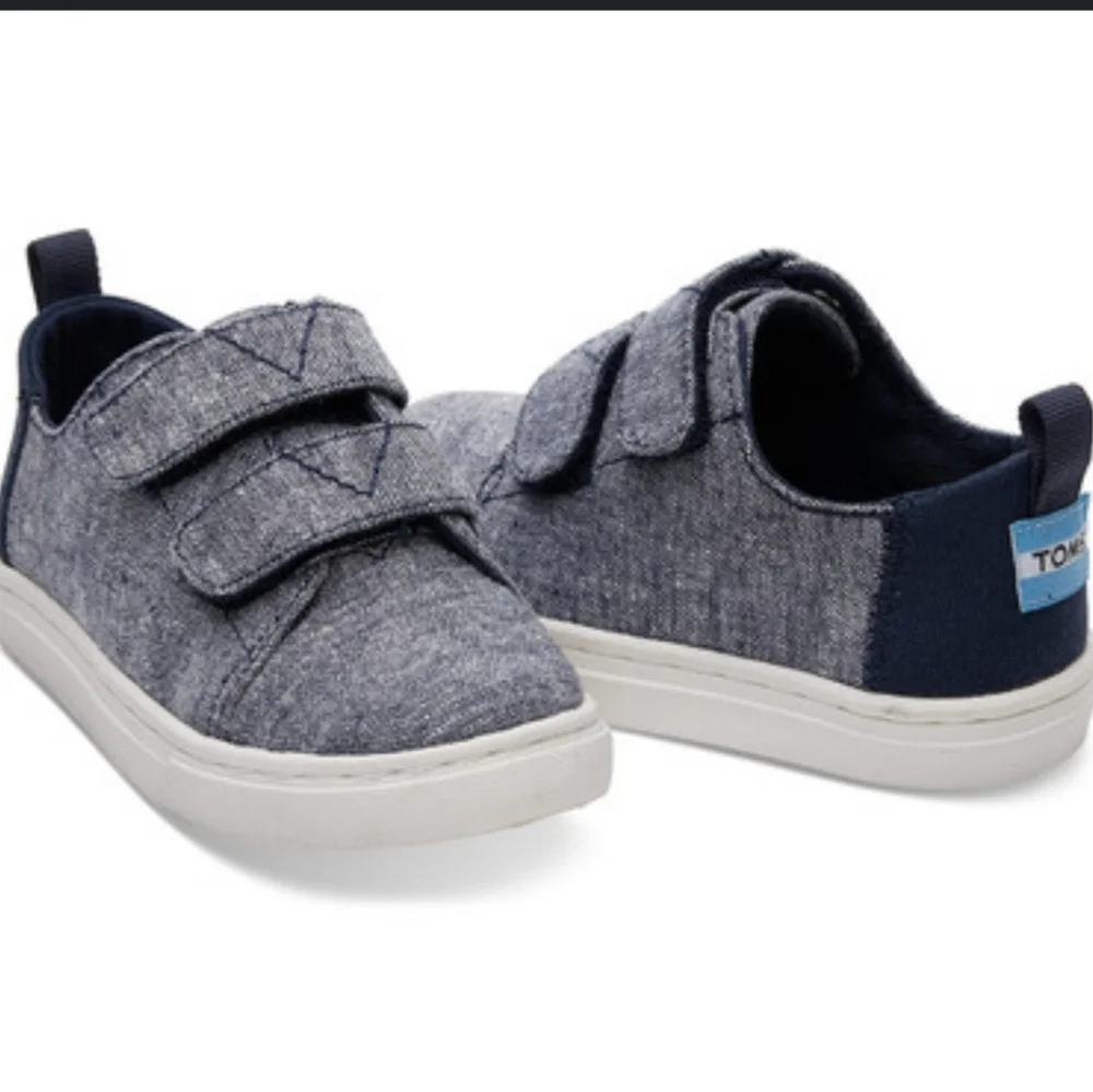TOMS Lenny tiny sneakers navy slub chambray Toddler Size 9